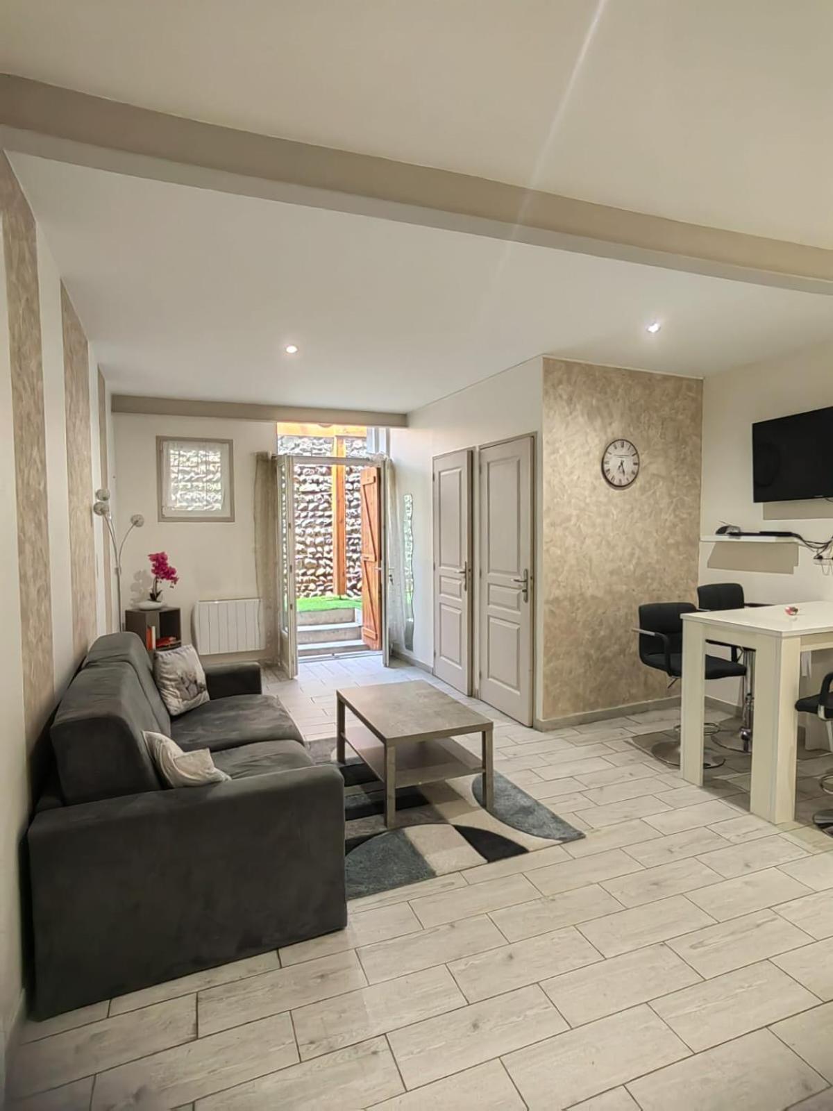 A Valence Apartment Valence (Drome)